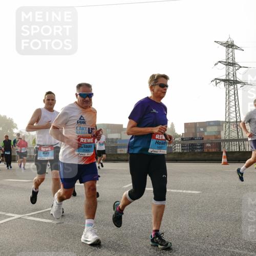 03.10.2026 - Köhlbrandbrückenlauf Michael Burmester http://msf.ph/oto/10765643 03.10.2026 09:20:22 Position 3 2064, 1691 meine-sportfotos.de