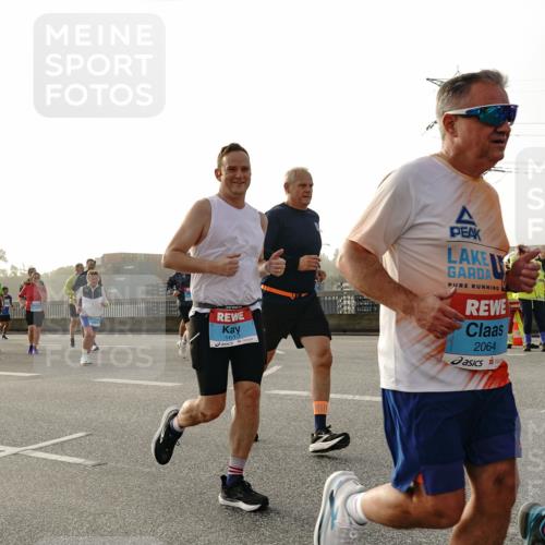 03.10.2026 - Köhlbrandbrückenlauf Michael Burmester http://msf.ph/oto/10765649 03.10.2026 09:20:23 Position 3 1613, 2064 meine-sportfotos.de