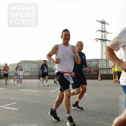 03.10.2026 - Köhlbrandbrückenlauf Michael Burmester http://msf.ph/oto/10765653 03.10.2026 09:20:23 Position 3 2064 meine-sportfotos.de