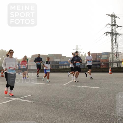03.10.2026 - Köhlbrandbrückenlauf Michael Burmester http://msf.ph/oto/10765655 03.10.2026 09:20:24 Position 3 3118, 1 meine-sportfotos.de