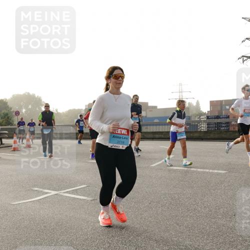 03.10.2026 - Köhlbrandbrückenlauf Michael Burmester http://msf.ph/oto/10765663 03.10.2026 09:20:25 Position 3 3118, 3122 meine-sportfotos.de