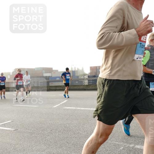 03.10.2026 - Köhlbrandbrückenlauf Michael Burmester http://msf.ph/oto/10765689 03.10.2026 09:20:29 Position 3 3, 255, 4, 2895 meine-sportfotos.de