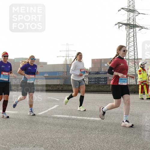 03.10.2026 - Köhlbrandbrückenlauf Michael Burmester http://msf.ph/oto/10765702 03.10.2026 09:20:31 Position 3 1243, 1244 meine-sportfotos.de