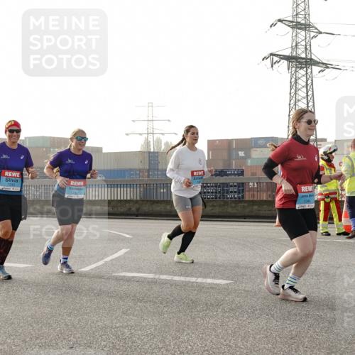 03.10.2026 - Köhlbrandbrückenlauf Michael Burmester http://msf.ph/oto/10765704 03.10.2026 09:20:31 Position 3 1243, 1244 meine-sportfotos.de
