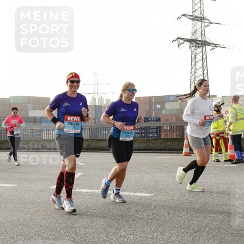 03.10.2026 - Köhlbrandbrückenlauf Michael Burmester http://msf.ph/oto/10765708 03.10.2026 09:20:32 Position 3 1243, 2323 meine-sportfotos.de