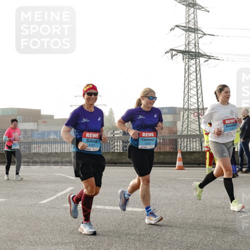 03.10.2026 - Köhlbrandbrückenlauf Michael Burmester http://msf.ph/oto/10765712 03.10.2026 09:20:32 Position 3 1243, 2323, 3164 meine-sportfotos.de