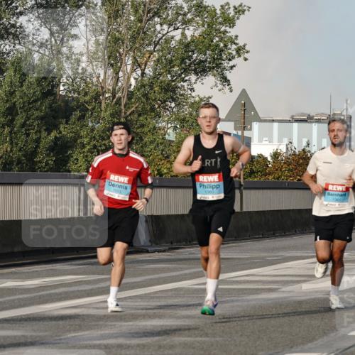 03.10.2026 - Köhlbrandbrückenlauf Michael Burmester http://msf.ph/oto/10765723 03.10.2026 09:44:38 Position 3 1653, 1360, 1361 meine-sportfotos.de