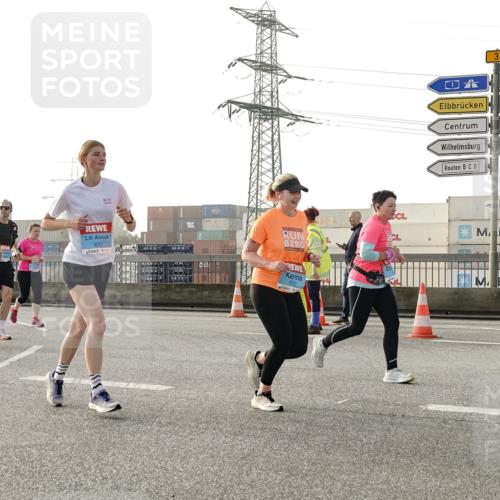 03.10.2026 - Köhlbrandbrückenlauf Michael Burmester http://msf.ph/oto/10765729 03.10.2026 09:20:35 Position 3 3051, 1162, 1577, 3 meine-sportfotos.de