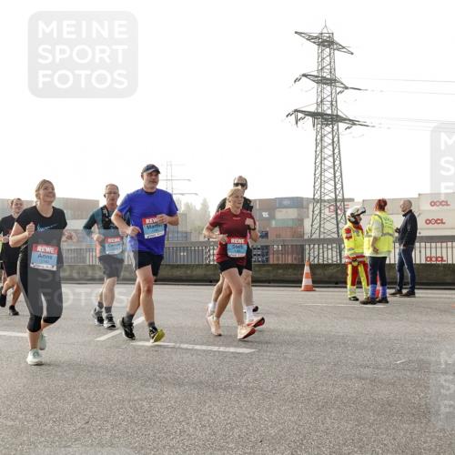 03.10.2026 - Köhlbrandbrückenlauf Michael Burmester http://msf.ph/oto/10765737 03.10.2026 09:20:36 Position 3 1185, 1183, 3 meine-sportfotos.de