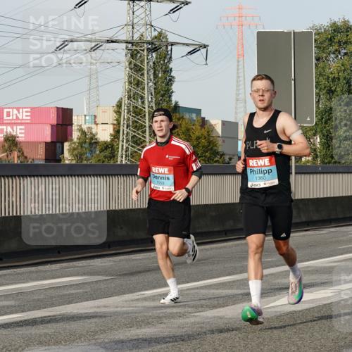 03.10.2026 - Köhlbrandbrückenlauf Michael Burmester http://msf.ph/oto/10765742 03.10.2026 09:44:42 Position 3 1553, 1360, 1361 meine-sportfotos.de