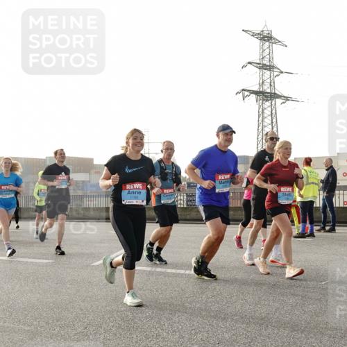03.10.2026 - Köhlbrandbrückenlauf Michael Burmester http://msf.ph/oto/10765743 03.10.2026 09:20:37 Position 3 1182, 1185 meine-sportfotos.de