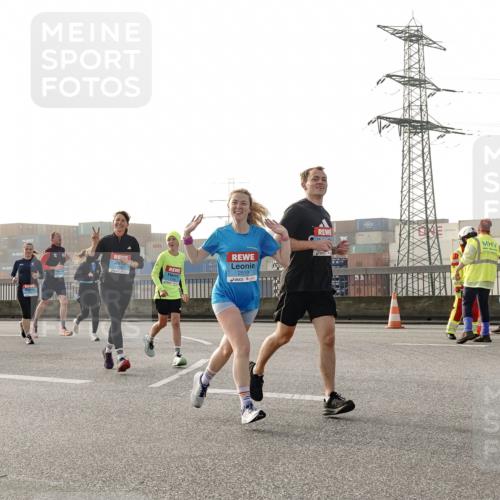 03.10.2026 - Köhlbrandbrückenlauf Michael Burmester http://msf.ph/oto/10765758 03.10.2026 09:20:38 Position 3 2919, 1 meine-sportfotos.de