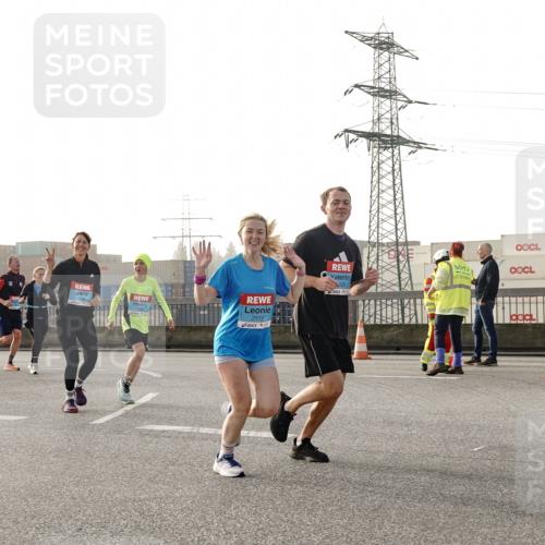 03.10.2026 - Köhlbrandbrückenlauf Michael Burmester http://msf.ph/oto/10765762 03.10.2026 09:20:38 Position 3 2919, 920 meine-sportfotos.de