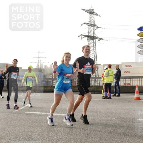03.10.2026 - Köhlbrandbrückenlauf Michael Burmester http://msf.ph/oto/10765763 03.10.2026 09:20:39 Position 3 178, 2919, 2920, 3 meine-sportfotos.de
