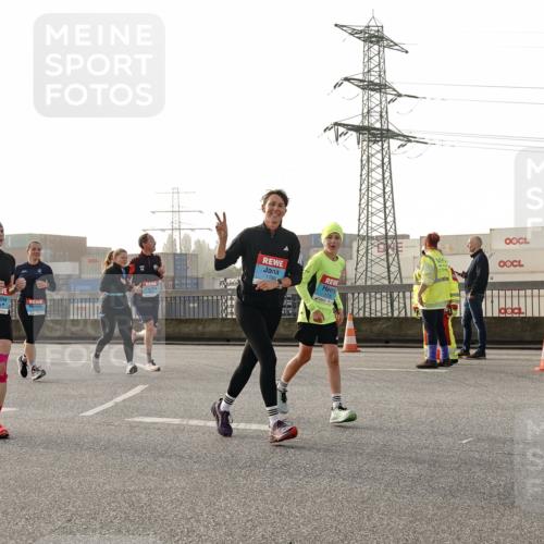 03.10.2026 - Köhlbrandbrückenlauf Michael Burmester http://msf.ph/oto/10765771 03.10.2026 09:20:40 Position 3 3 meine-sportfotos.de