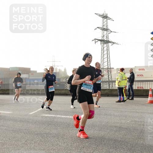 03.10.2026 - Köhlbrandbrückenlauf Michael Burmester http://msf.ph/oto/10765785 03.10.2026 09:20:41 Position 3 1734, 361, 3124, 3 meine-sportfotos.de