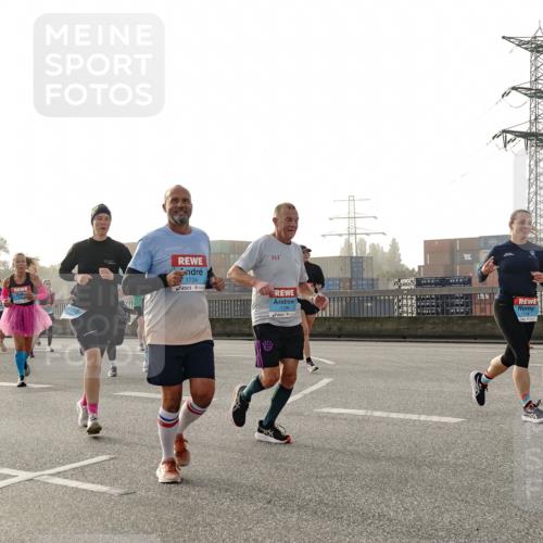 03.10.2026 - Köhlbrandbrückenlauf Michael Burmester http://msf.ph/oto/10765793 03.10.2026 09:20:42 Position 3 1734, 361, 00 meine-sportfotos.de