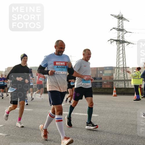 03.10.2026 - Köhlbrandbrückenlauf Michael Burmester http://msf.ph/oto/10765797 03.10.2026 09:20:42 Position 3 1734, 361, 1736, 1514 meine-sportfotos.de