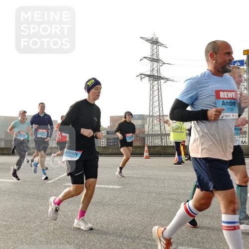 03.10.2026 - Köhlbrandbrückenlauf Michael Burmester http://msf.ph/oto/10765801 03.10.2026 09:20:43 Position 3 1734 meine-sportfotos.de