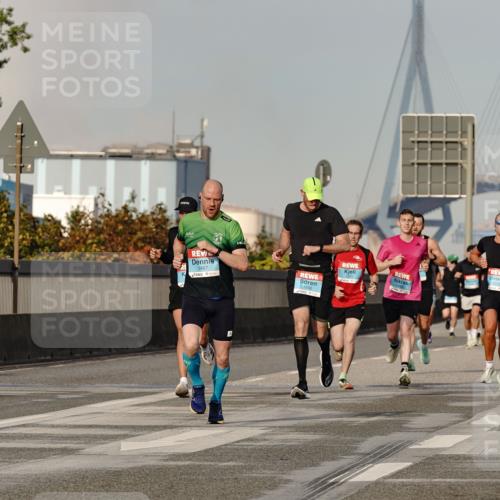 03.10.2026 - Köhlbrandbrückenlauf Michael Burmester http://msf.ph/oto/10765806 03.10.2026 09:45:00 Position 3 2235 meine-sportfotos.de