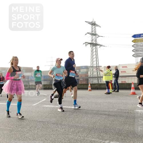 03.10.2026 - Köhlbrandbrückenlauf Michael Burmester http://msf.ph/oto/10765808 03.10.2026 09:20:44 Position 3  meine-sportfotos.de