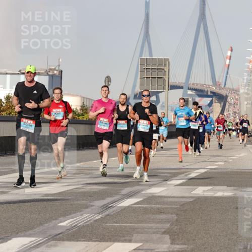 03.10.2026 - Köhlbrandbrückenlauf Michael Burmester http://msf.ph/oto/10765821 03.10.2026 09:45:03 Position 3  meine-sportfotos.de