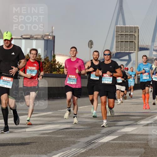 03.10.2026 - Köhlbrandbrückenlauf Michael Burmester http://msf.ph/oto/10765825 03.10.2026 09:45:04 Position 3 1688, 1241, 1466, 2235 meine-sportfotos.de