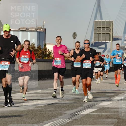 03.10.2026 - Köhlbrandbrückenlauf Michael Burmester http://msf.ph/oto/10765827 03.10.2026 09:45:04 Position 3 1466, 2365, 1688, 1241, 2235 meine-sportfotos.de