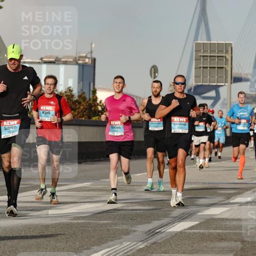 03.10.2026 - Köhlbrandbrückenlauf Michael Burmester http://msf.ph/oto/10765829 03.10.2026 09:45:04 Position 3 1466, 2365, 2235, 1241, 1688 meine-sportfotos.de
