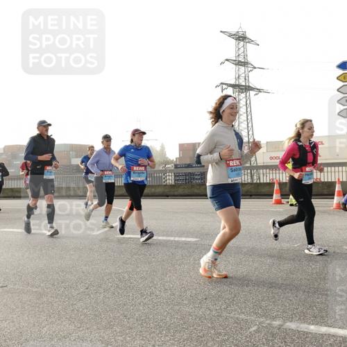 03.10.2026 - Köhlbrandbrückenlauf Michael Burmester http://msf.ph/oto/10765838 03.10.2026 09:20:48 Position 3  meine-sportfotos.de