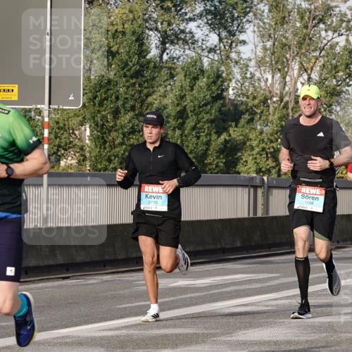 03.10.2026 - Köhlbrandbrückenlauf Michael Burmester http://msf.ph/oto/10765841 03.10.2026 09:45:06 Position 3 3457, 2110, 1688 meine-sportfotos.de