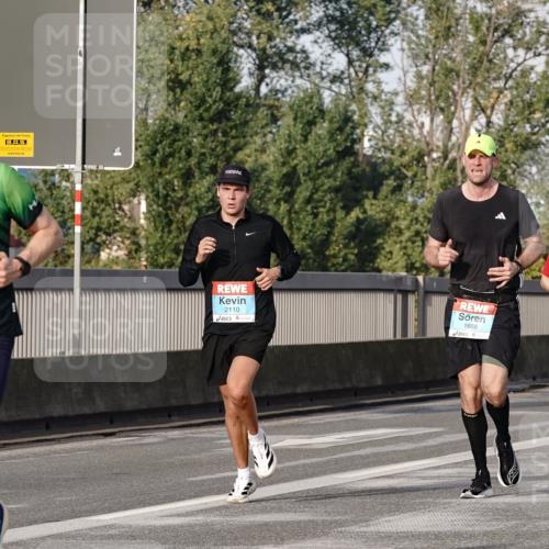 03.10.2026 - Köhlbrandbrückenlauf Michael Burmester http://msf.ph/oto/10765843 03.10.2026 09:45:06 Position 3 3457, 2110, 1688, 1241 meine-sportfotos.de
