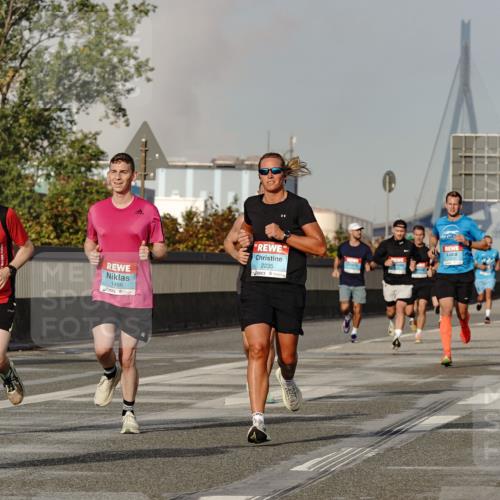 03.10.2026 - Köhlbrandbrückenlauf Michael Burmester http://msf.ph/oto/10765849 03.10.2026 09:45:08 Position 3 1241, 1466, 2235 meine-sportfotos.de