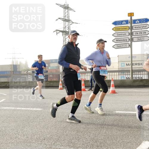 03.10.2026 - Köhlbrandbrückenlauf Michael Burmester http://msf.ph/oto/10765850 03.10.2026 09:20:49 Position 3 3, 1273, 1367 meine-sportfotos.de