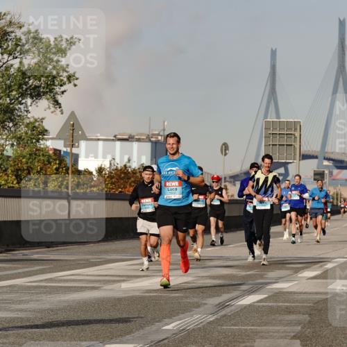 03.10.2026 - Köhlbrandbrückenlauf Michael Burmester http://msf.ph/oto/10765860 03.10.2026 09:45:11 Position 3 2365, 1522 meine-sportfotos.de