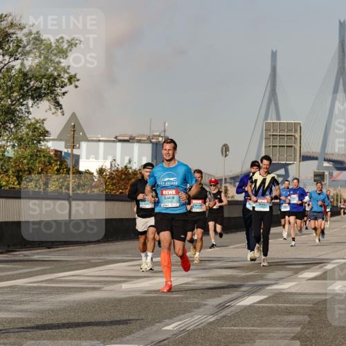 03.10.2026 - Köhlbrandbrückenlauf Michael Burmester http://msf.ph/oto/10765862 03.10.2026 09:45:11 Position 3 2365, 1522 meine-sportfotos.de