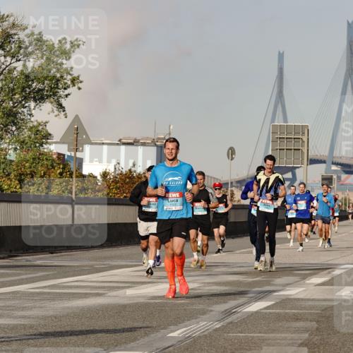 03.10.2026 - Köhlbrandbrückenlauf Michael Burmester http://msf.ph/oto/10765864 03.10.2026 09:45:12 Position 3 5, 1522 meine-sportfotos.de