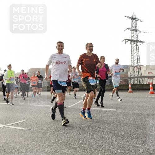 03.10.2026 - Köhlbrandbrückenlauf Michael Burmester http://msf.ph/oto/10765875 03.10.2026 09:20:53 Position 3  meine-sportfotos.de