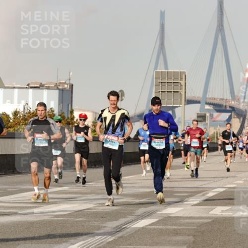 03.10.2026 - Köhlbrandbrückenlauf Michael Burmester http://msf.ph/oto/10765876 03.10.2026 09:45:14 Position 3 1522, 2238, 12, 5 meine-sportfotos.de