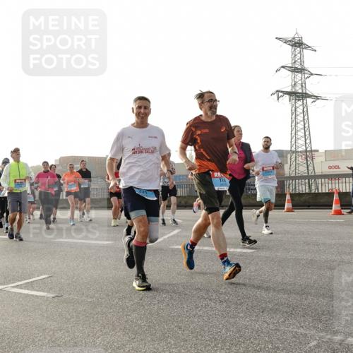 03.10.2026 - Köhlbrandbrückenlauf Michael Burmester http://msf.ph/oto/10765877 03.10.2026 09:20:53 Position 3  meine-sportfotos.de