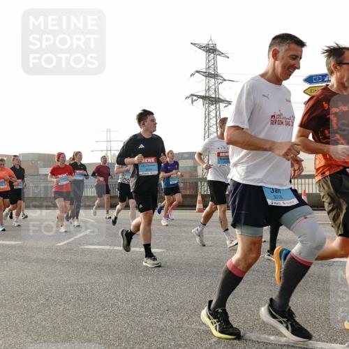 03.10.2026 - Köhlbrandbrückenlauf Michael Burmester http://msf.ph/oto/10765885 03.10.2026 09:20:54 Position 3 3018, 1, 7 meine-sportfotos.de