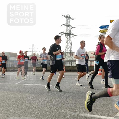 03.10.2026 - Köhlbrandbrückenlauf Michael Burmester http://msf.ph/oto/10765889 03.10.2026 09:20:54 Position 3  meine-sportfotos.de