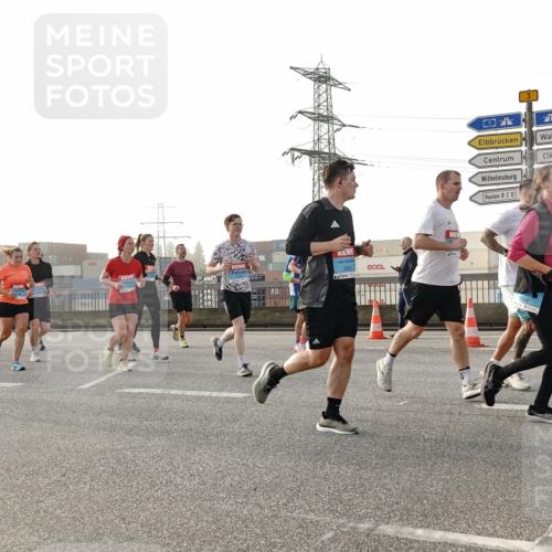 03.10.2026 - Köhlbrandbrückenlauf Michael Burmester http://msf.ph/oto/10765893 03.10.2026 09:20:55 Position 3  meine-sportfotos.de