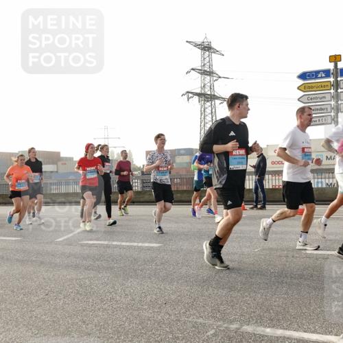 03.10.2026 - Köhlbrandbrückenlauf Michael Burmester http://msf.ph/oto/10765895 03.10.2026 09:20:55 Position 3 3, 2916 meine-sportfotos.de
