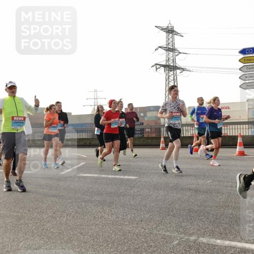 03.10.2026 - Köhlbrandbrückenlauf Michael Burmester http://msf.ph/oto/10765900 03.10.2026 09:20:55 Position 3 2690, 3 meine-sportfotos.de