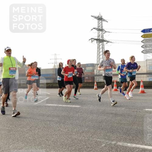 03.10.2026 - Köhlbrandbrückenlauf Michael Burmester http://msf.ph/oto/10765902 03.10.2026 09:20:55 Position 3  meine-sportfotos.de