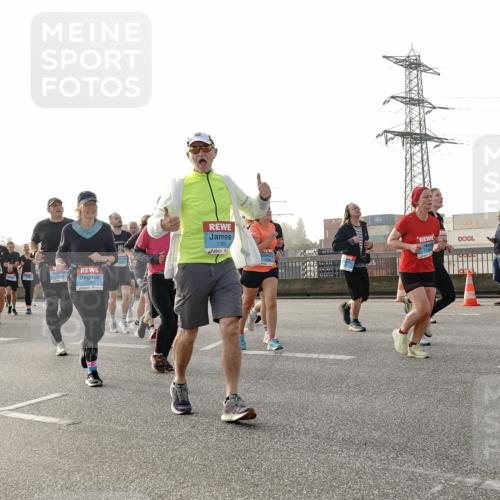 03.10.2026 - Köhlbrandbrückenlauf Michael Burmester http://msf.ph/oto/10765908 03.10.2026 09:20:56 Position 3 1365, 3, 2490 meine-sportfotos.de