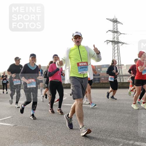 03.10.2026 - Köhlbrandbrückenlauf Michael Burmester http://msf.ph/oto/10765916 03.10.2026 09:20:56 Position 3 1753, 2690, 1365 meine-sportfotos.de