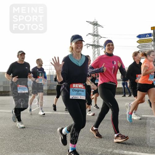 03.10.2026 - Köhlbrandbrückenlauf Michael Burmester http://msf.ph/oto/10765930 03.10.2026 09:20:57 Position 3 1753, 2690, 3 meine-sportfotos.de