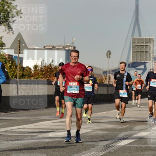 03.10.2026 - Köhlbrandbrückenlauf Michael Burmester http://msf.ph/oto/10765933 03.10.2026 09:45:25 Position 3 42, 195, 1216, 1644 meine-sportfotos.de